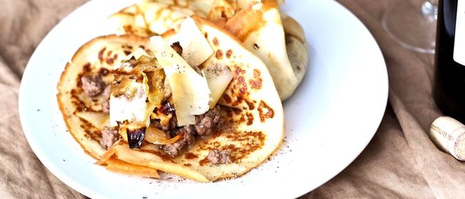 Блины с говядиной и луком