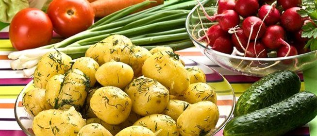 Молодой картофель в травах