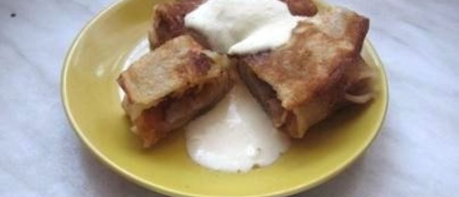 Домашние блинчики с яблоком и корицей